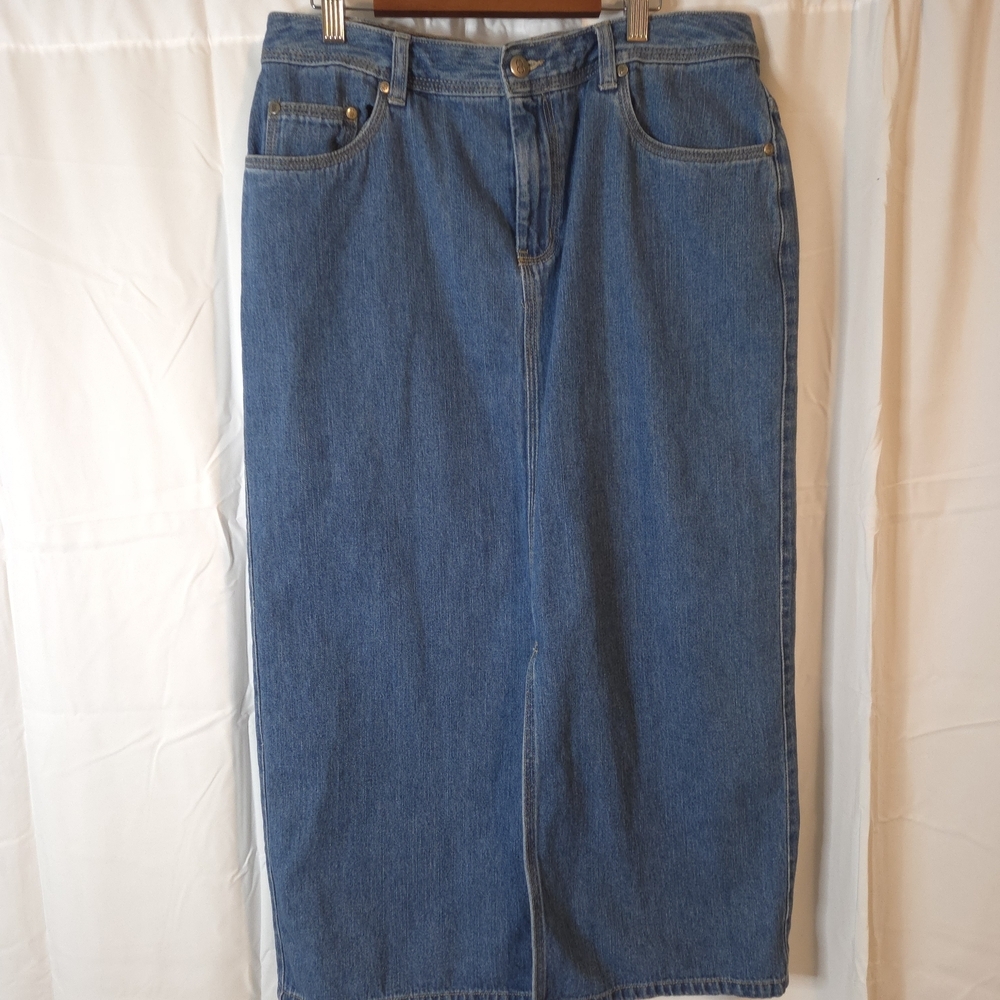 Bill Blass Women's Classic Blue Denim Button Maxi Skirt Front Pockets Size 10